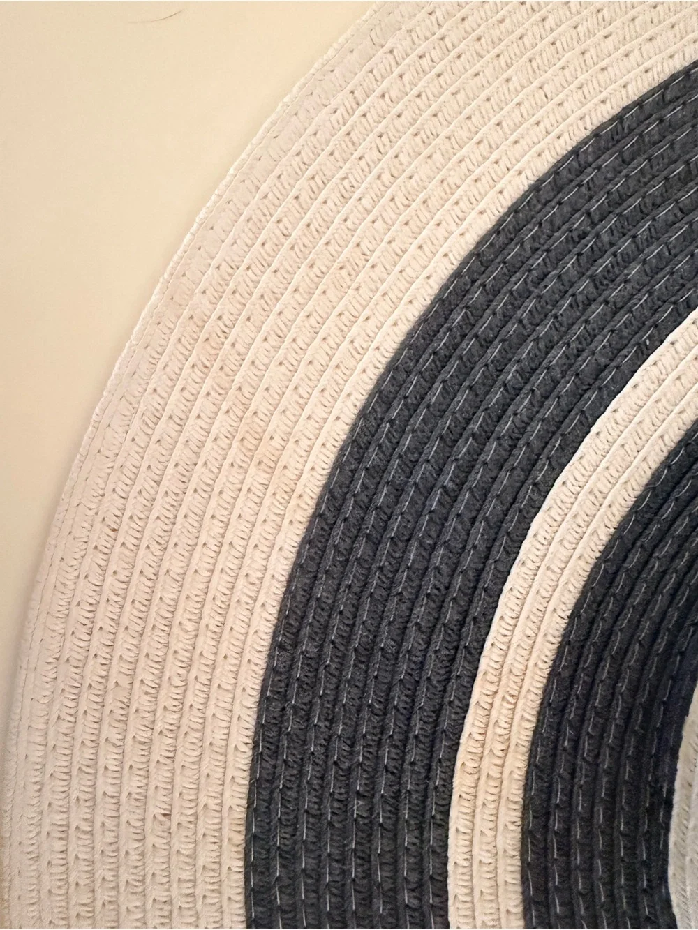 Chic Wide-Brim Striped Sun Hat – Black & Cream
